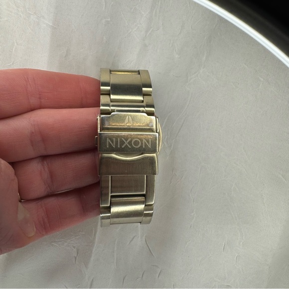 Nixon Gold 42-20 Womens Chronograph Watch - Picture 4 of 8